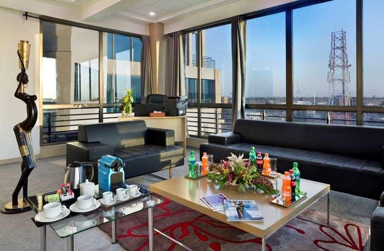 Bravia Hotel Уагадугу Ресторан фото