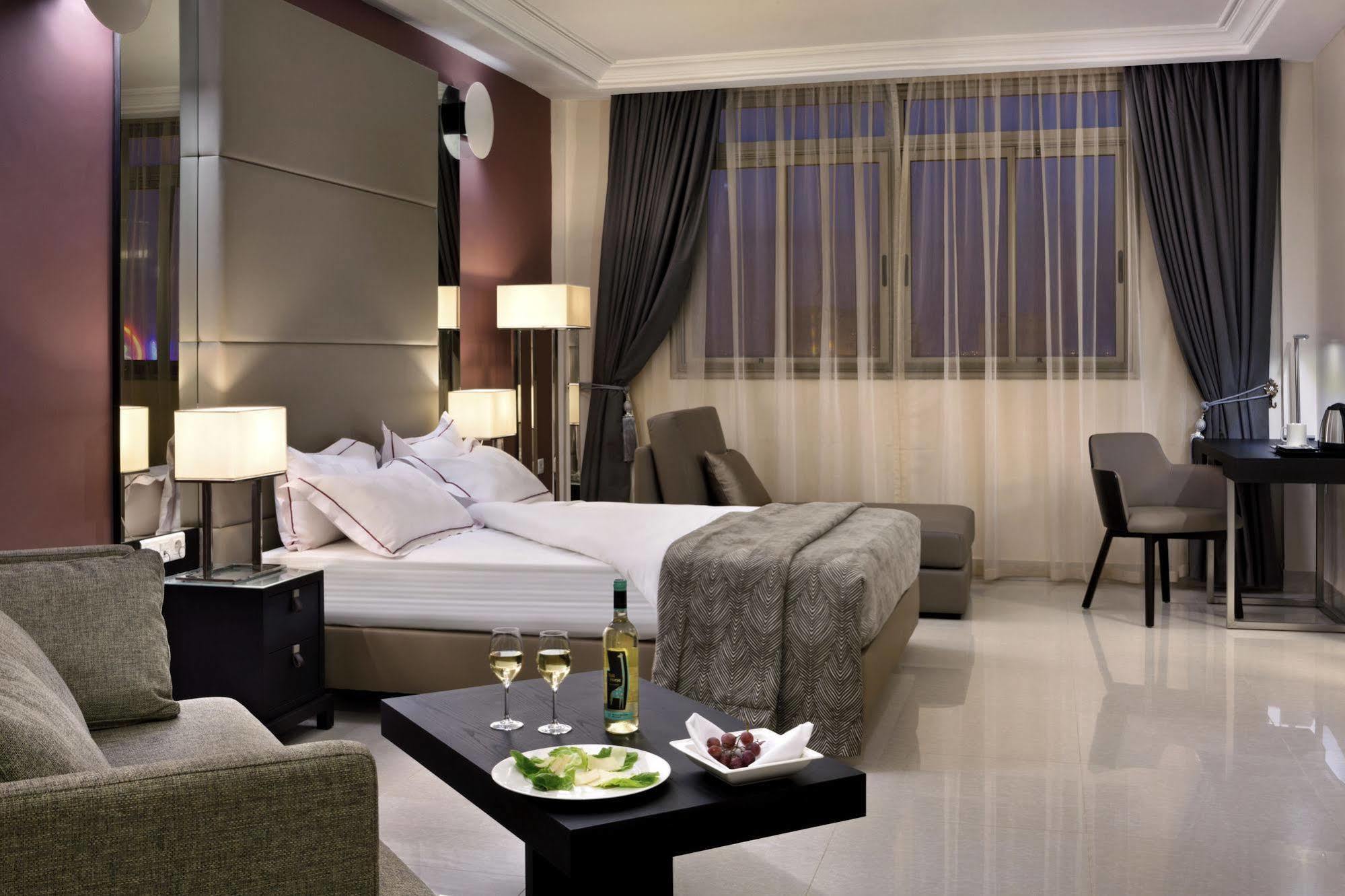 Bravia Hotel Уагадугу Экстерьер фото